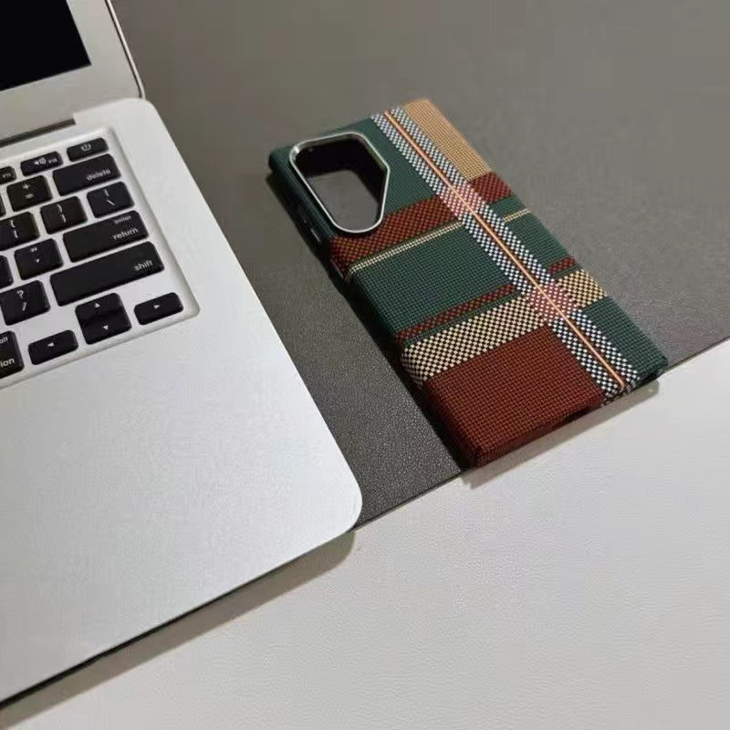 CarbonShield S25 Ultra – Ultra-Thin MagSafe Case with Carbon Fiber Texture