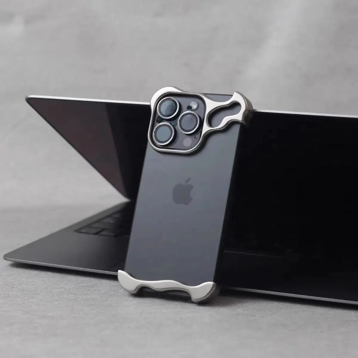 Aluminum iPhone 14-16 Pro Max - MagSafe & Camera Protection Case